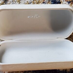 Oakley Glasses‎ Case